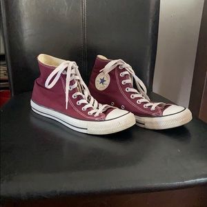 Maroon hi top converse Sz.9 womens